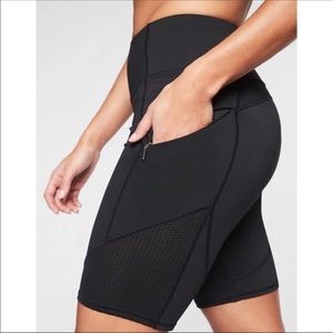 Athleta 9” contender shorts